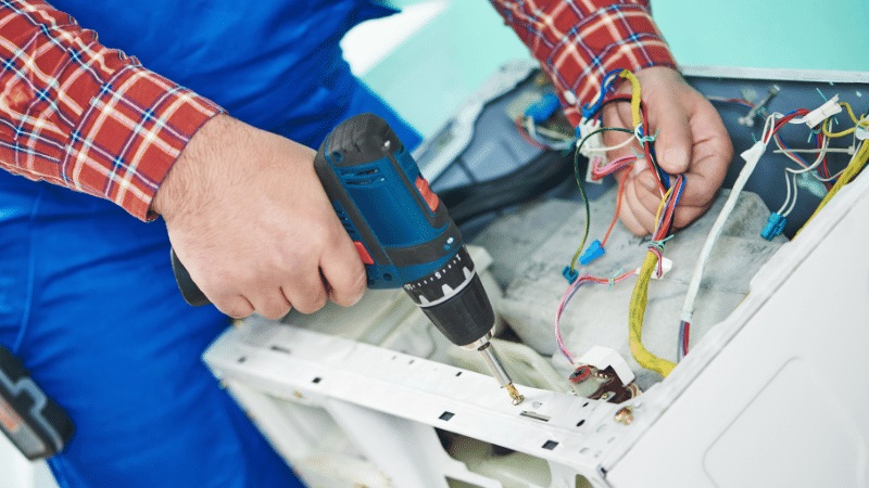 Manisa Daikin Daikin çamaşır makinesi kart tamiri – Su almama arızası orijinal parça ile giderildi. - Teknik servis örneği
